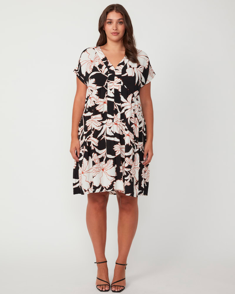 Front of a model wearing a size 16W Acai Dress in Cream/Black by Estelle. | dia_product_style_image_id:349511